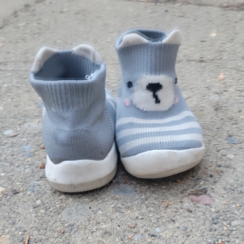 Gray Kids Shoes with Bear Design